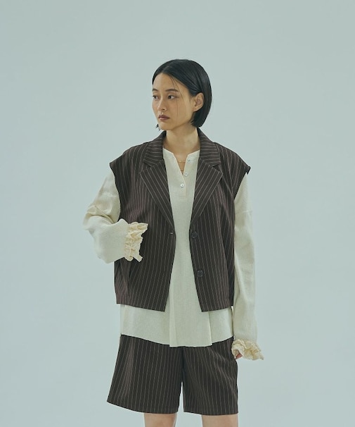 TAILORED TUCK VEST