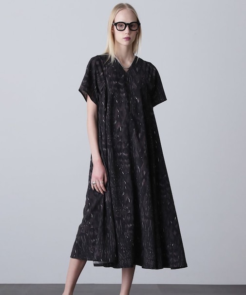 ＰＲＩＮＴ Ｖ ＮＥＣＫ ＤＲＥＳＳ