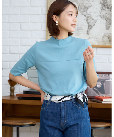 ハイネックプルオーバー