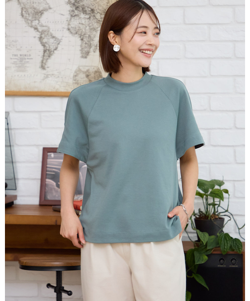 ハイネックプルオーバー