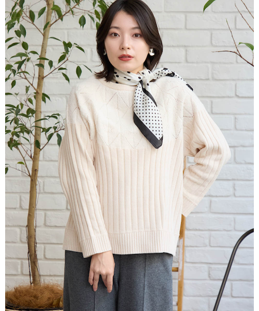 柄編みプルオーバー