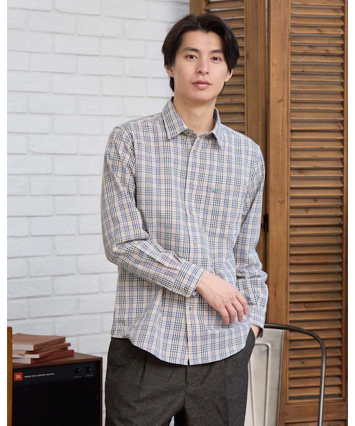 チェックシャツ