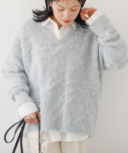 ブラッシュドVネックニット