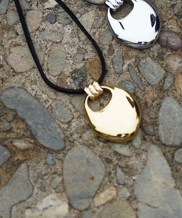 【NOVA】サージカルステンレスアクセントチャームネックレス