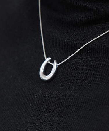 【NOVA】サージカルステンレスヒヅメチャームネックレス