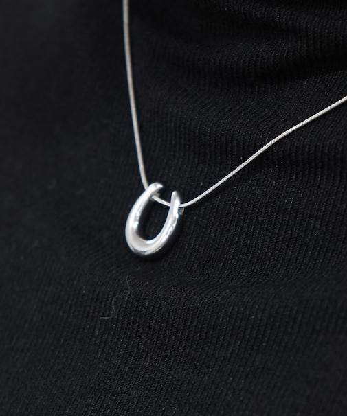 【NOVA】サージカルステンレスヒヅメチャームネックレス