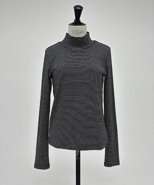 ハイネックプルオーバー