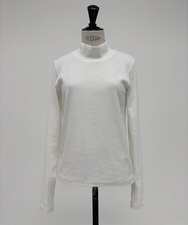 ハイネックプルオーバー