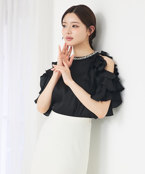 ショルダーオープンビジュー付フリルブラウス｜セルフィストの通販