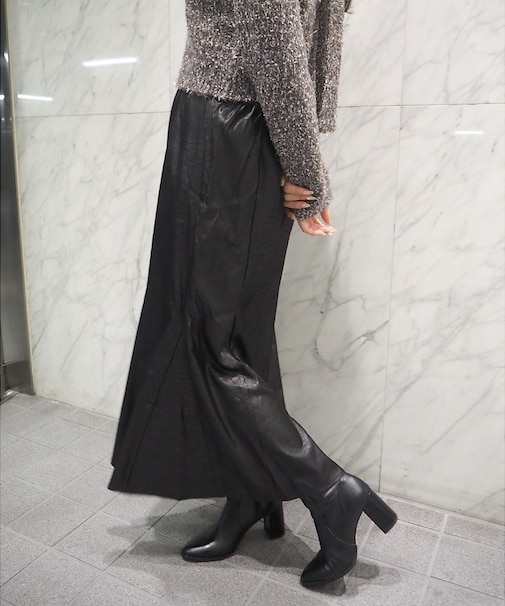 レザーライクサテンマーメイドスカート