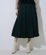 サテンタックスカート