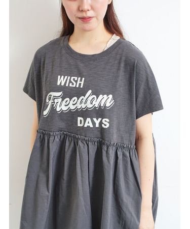 [接触冷感]切替ギャザーロゴプリントフレンチ袖Tシャツ