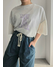 グレー