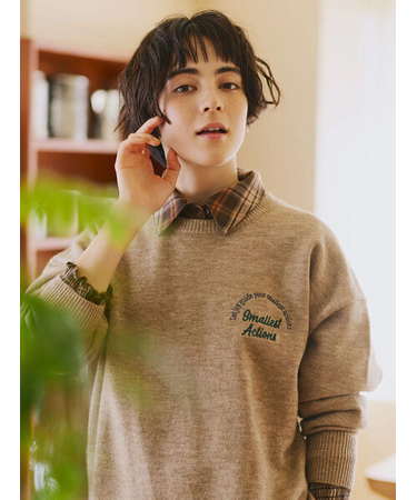 ロゴ刺繍ニットプルオーバー