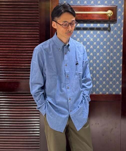 ◆オンラインストア限定◆ コットン ライト デニム ビッグGFロゴ カジュアルシャツ Traditional Fit