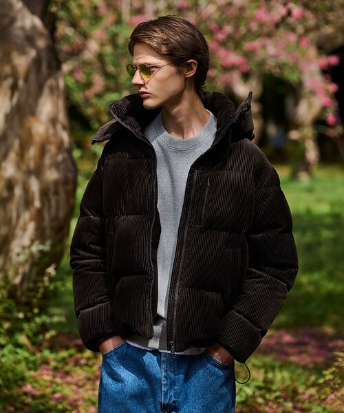 都会的を演出するコーデュロイダウンジャケット｜&mall（アンドモール