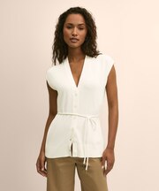 スーピマコットン　リラックスフィット　ベルテッド　ボタンフロントベスト