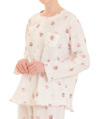 ダブルガーゼマカロンフリルパジャマ ルームウェア 部屋着 綿100％ お肌に優しい 着心地がいい お菓子 スイーツ柄 上品 大人可愛い おしゃれ