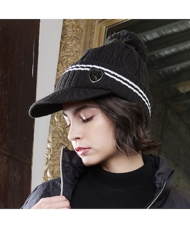 【取り外し可能】ポンポン付きニットキャップ