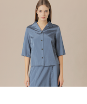 シルキーサテンブラウス