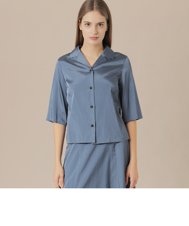 シルキーサテンブラウス