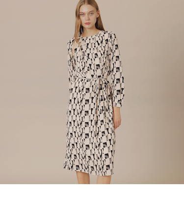 【婦人画報11月号掲載】レトロタイルプリントワンピース