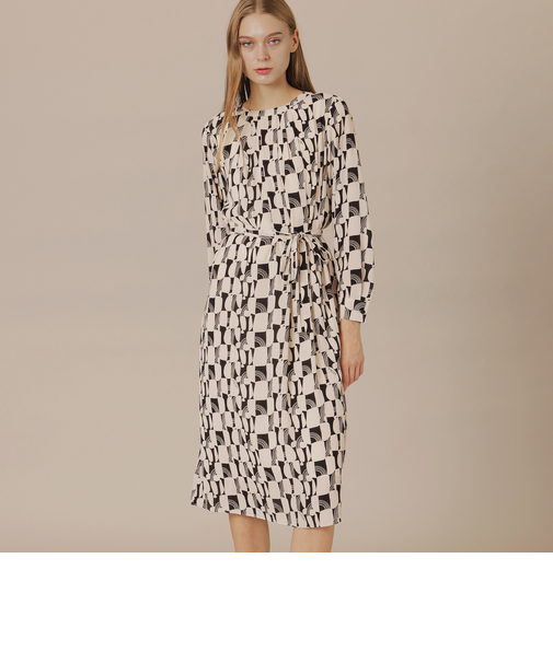 【婦人画報11月号掲載】レトロタイルプリントワンピース