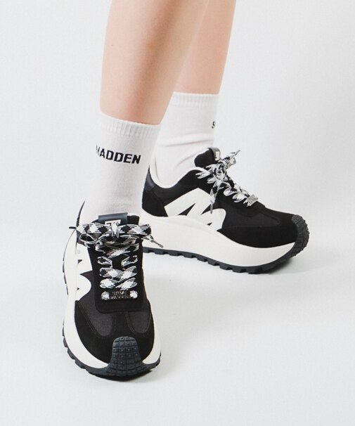 SUPERCAMPO ランナースタイル厚底スニーカー