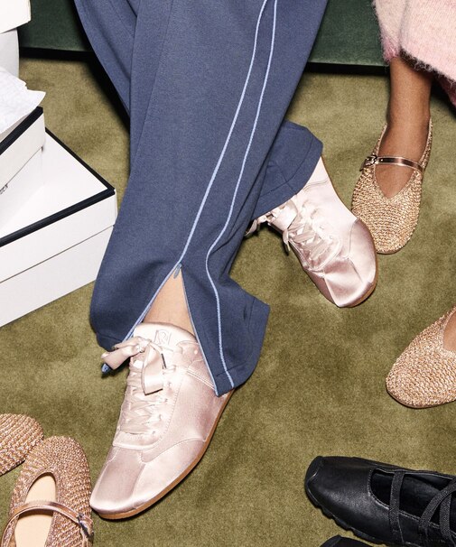 ARTISTE サテンフラットバレエスニーカー