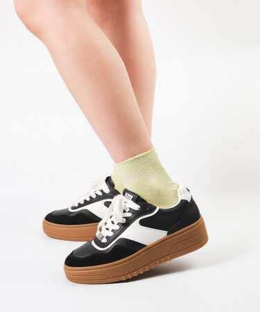 COURTYARD レトロライクボリュームスニーカー