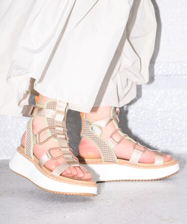 DEELITE アンクルストラップスポーツサンダル