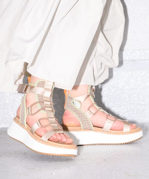 DEELITE アンクルストラップスポーツサンダル