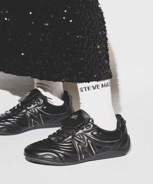 FREEKICK ローカットスニーカー