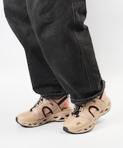 SURGE 7 厚底クッションソールスポーツサンダル