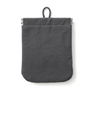 リンクルナイロン　片手で開くフラットポーチ