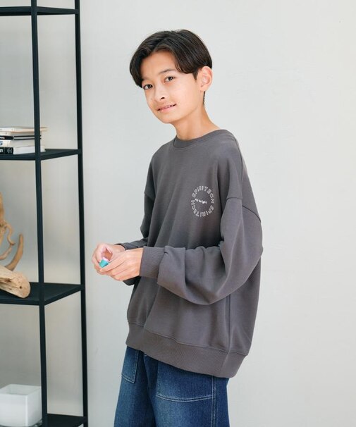 Refurbish(リファービッシュ)【キッズ】フロントロゴスウェットプルオーバー