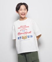 Refurbish(リファービッシュ)フードプリントTシャツ