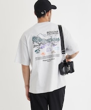 「CAMP7」手書き風バックプリントTシャツ