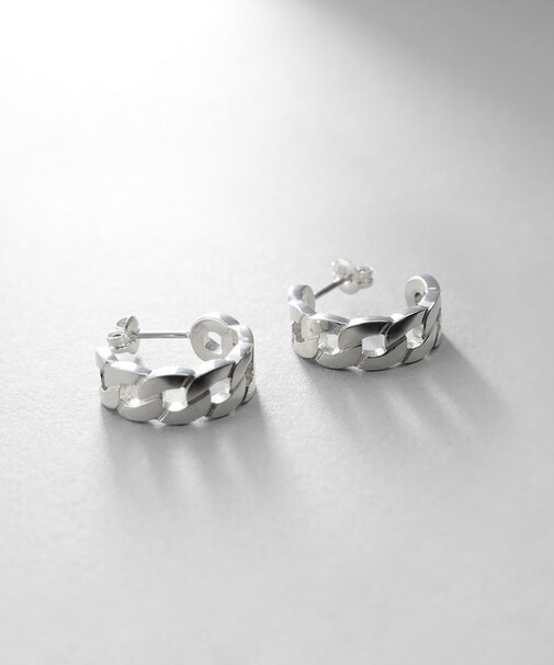 シルバー フラットカーブチェーンモチーフピアス