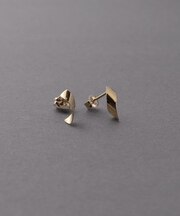 K10ツイストプレートピアス