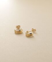 K10トリプルリッジピアス