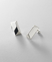 シルバー ロングピラミッド スタッドピアス