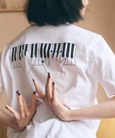 ピアノ グラフィックTシャツ