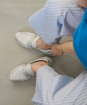 ローファースニーカー