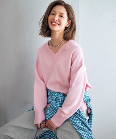 カシミヤブレンド Vネックニット