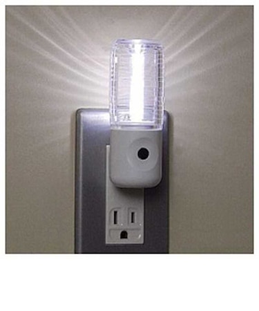 ヤザワ　LEDセンサーナイトライト NL30WH