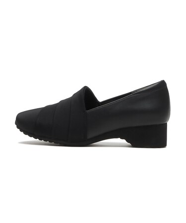 HW30148　HC LAILA 4　BLACK　681240-0001