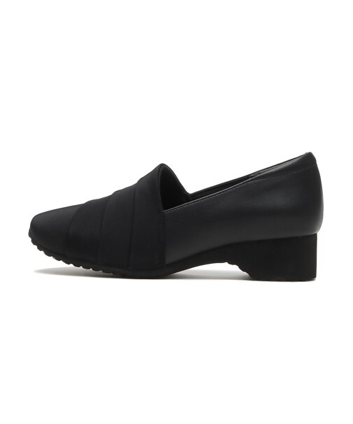 HW30148　HC LAILA 4　BLACK　681240-0001