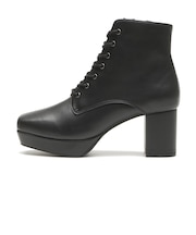 W3053　SQUARE LACE UP 7　BLACK　697378-0001