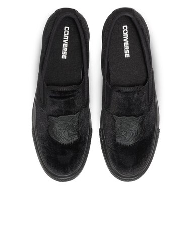 31318140　AS KUNGFU SLIP-ON　BLACKMONOCHROME　712321-0001